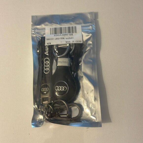 Audi Key Fob Keychains in Black Leather Set of 2 NWT - Picture 4 of 4